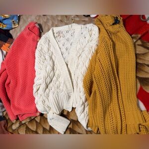 American Eagle Outfitters Cream and Gold Cable Knit Cardigan